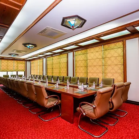 アーバー 3* ティラナ