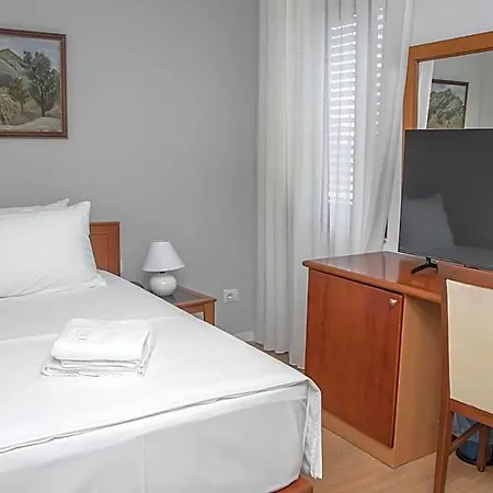 Szálloda Arber Tirana